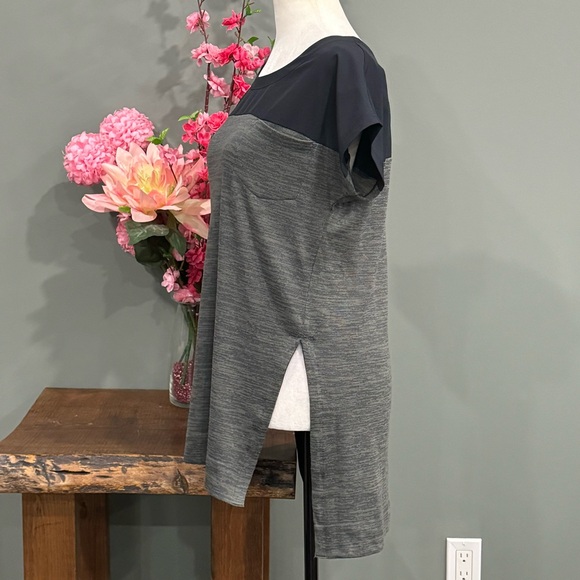 Lolë Short Sleeve Top - Picture 4 of 9